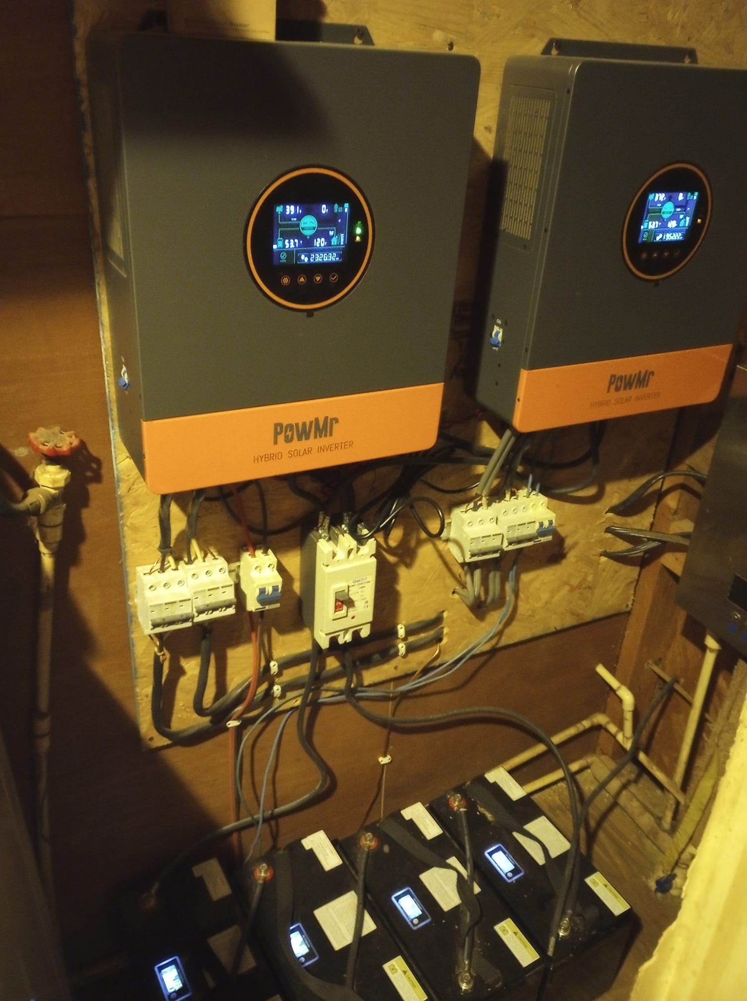 The solar system in Kentucky, USA consists of 2 POW-SunSmart SP5K