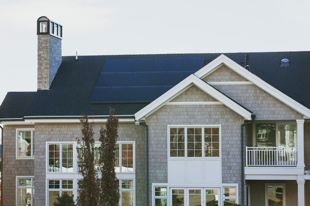 Solar Shingles vs. Traditional Solar Panels: An Honest Cost, Efficiency, and Performance Comparison
